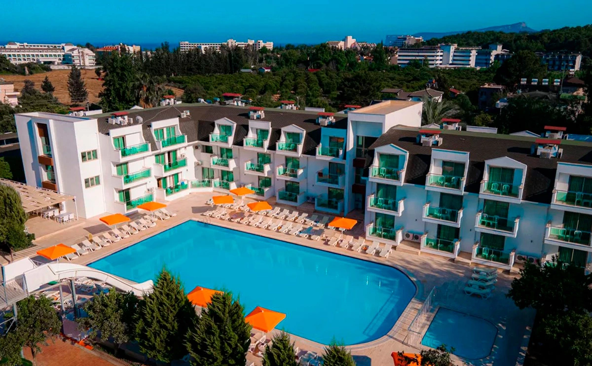omorfigardenresort.com
