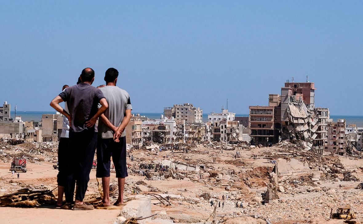 Риск эпидемии и братские могилы: как Ливия справляется с наводнением