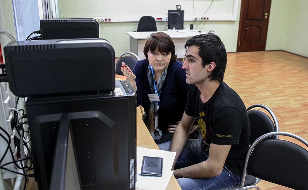 Тестирование мигрантов для получения патента на работу в Московском центре качества образования