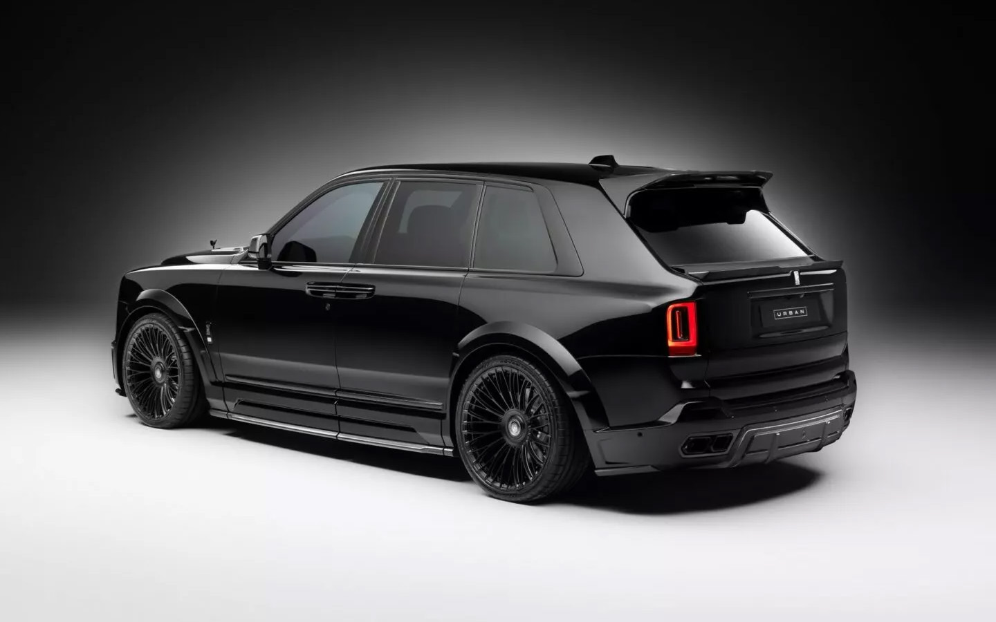 Rolls-Royce Cullinan в тюнинг-комплекте от Urban Automotive