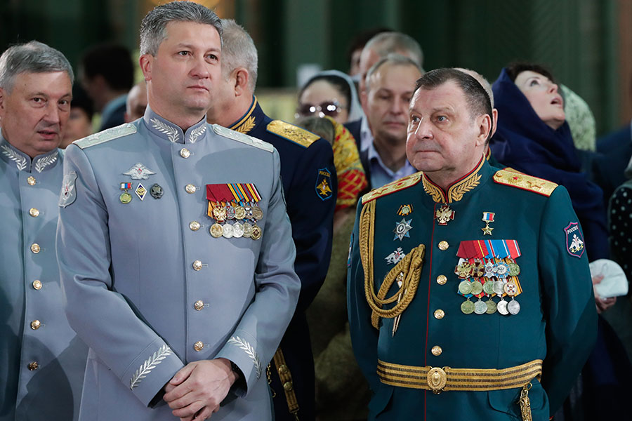 Заместители министра обороны Тимур Иванов и Дмитрий Булгаков (слева направо на первом плане)
