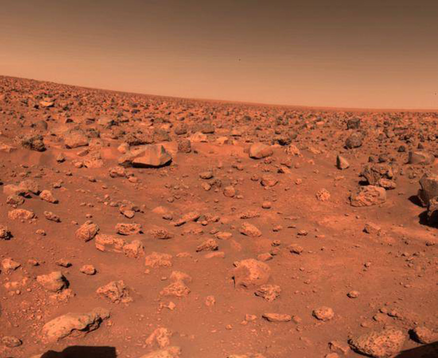 В 1976 году NASA запустило&nbsp;космический аппарат &laquo;Викинг-1&raquo; в рамках&nbsp;программы по изучению Марса. Через 25 секунд после приземления на поверхность планеты аппарат отправил первые фото на Землю. Станция по изучению планеты проработала более шести земных лет. В декабре 2006 года Марсианский разведывательный спутник, автоматическая межпланетная станция NASA, сфотографировал&nbsp;&laquo;Викинг-1&raquo; на поверхности планеты