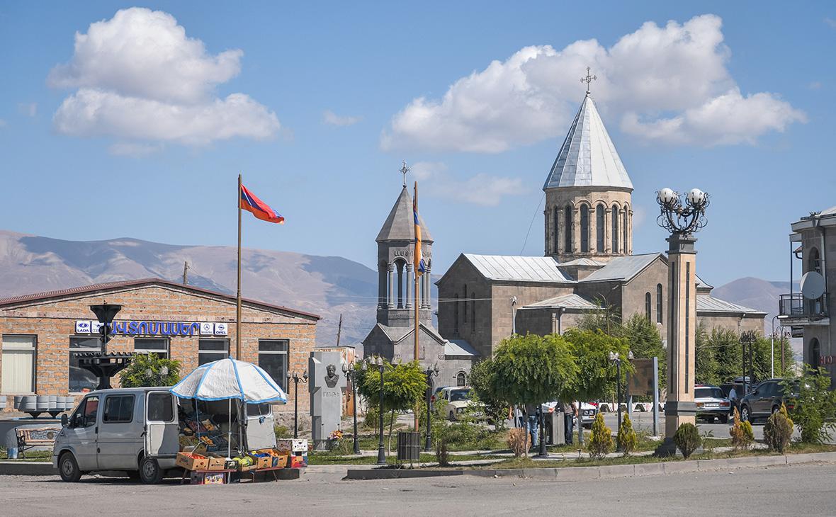 Армения и Азербайджан возобновили переговоры