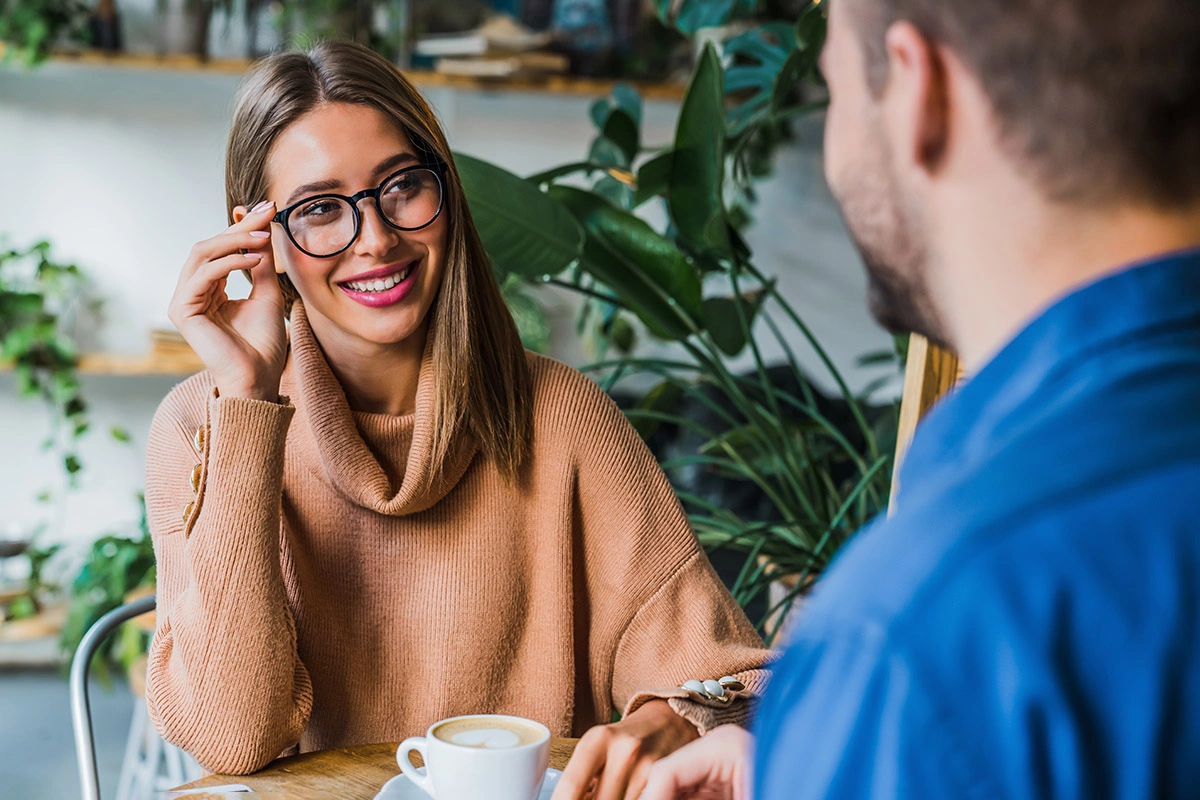 Зародившееся чувство симпатии всегда вызывает волнение, и кажется, что нужно срочно что-то предпринять. Однако спешить не стоит, предупреждают психологи