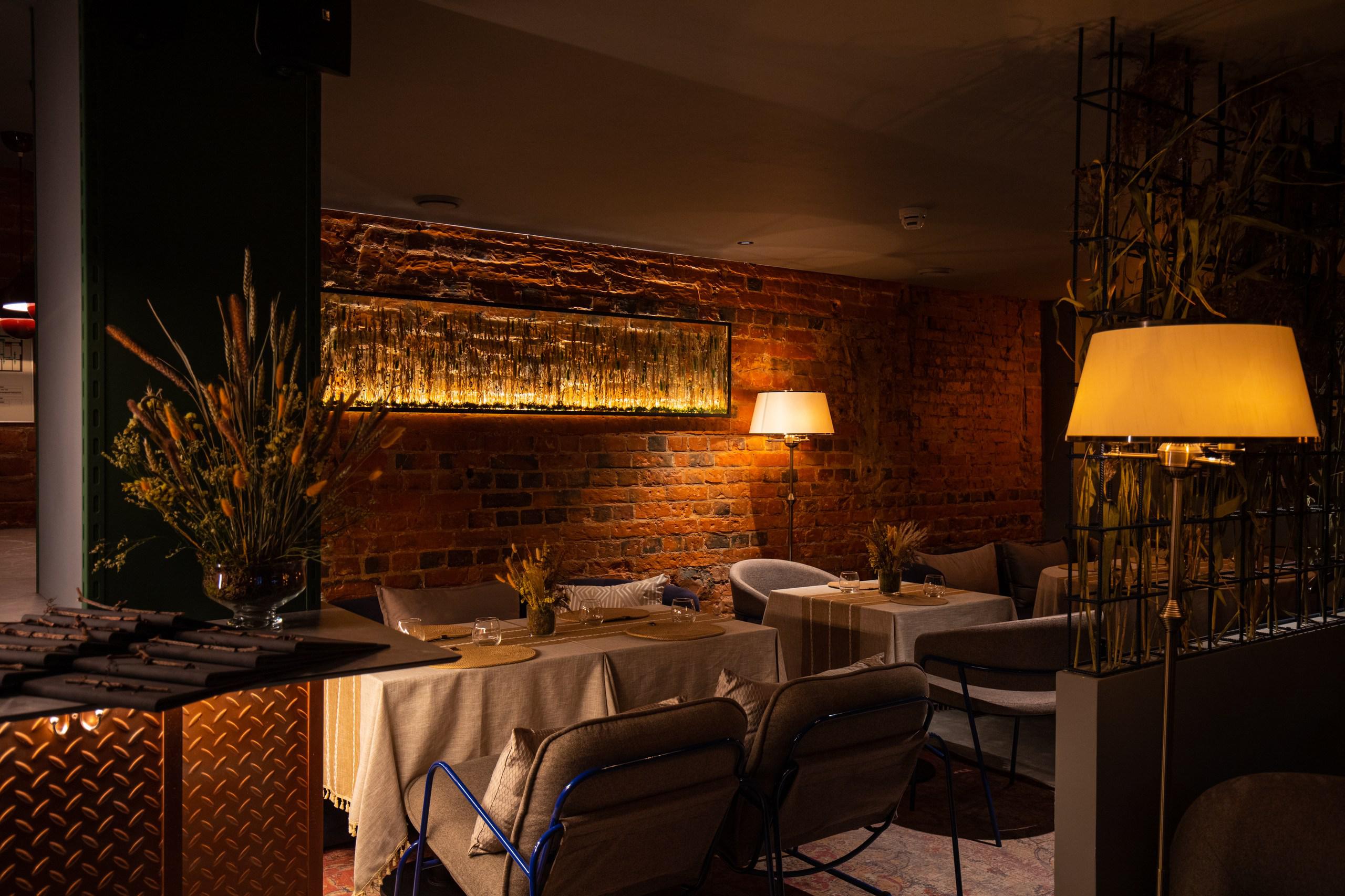 Интерьер ресторана&nbsp;&laquo;Свое&raquo;