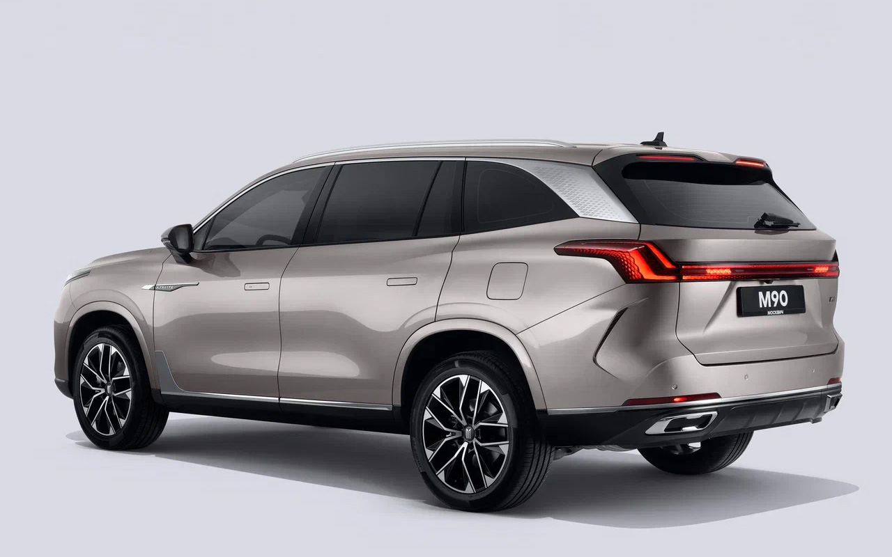 &laquo;Москвич М90&raquo; выступает с одной изобильной комплектацией и дороже топового &laquo;Восьмого&raquo; на 684 тысячи