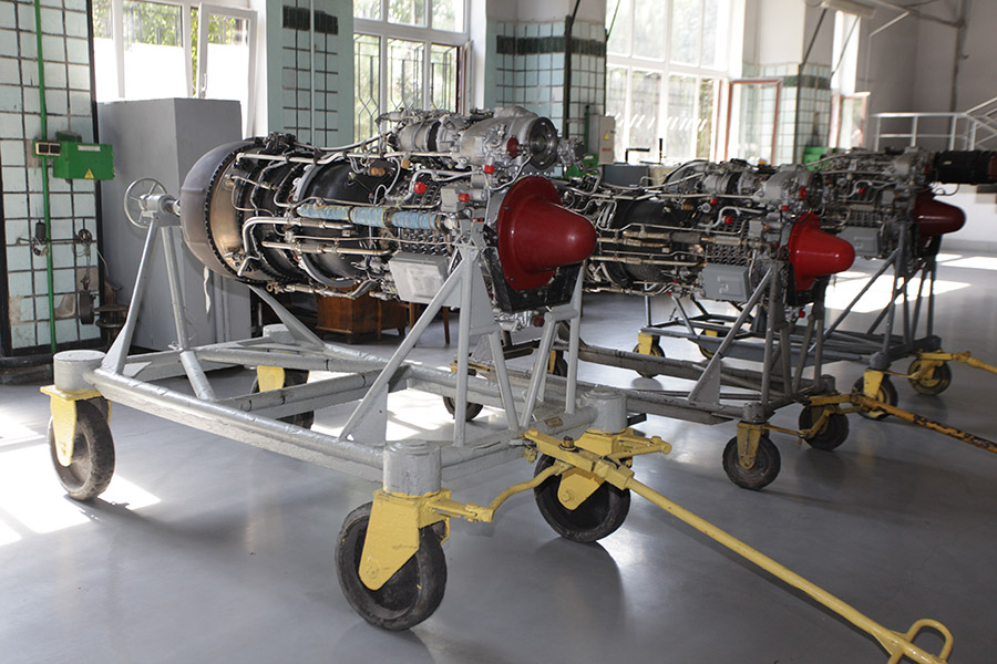 Авиационные двигатели в одном из цехов на заводе компании ОАО &laquo;Мотор Сич&raquo;