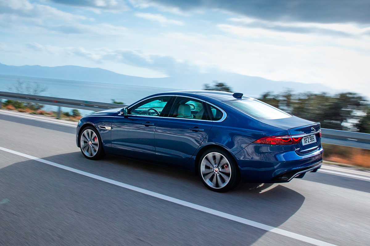 Jaguar объявил рублевые цены на обновленный XF