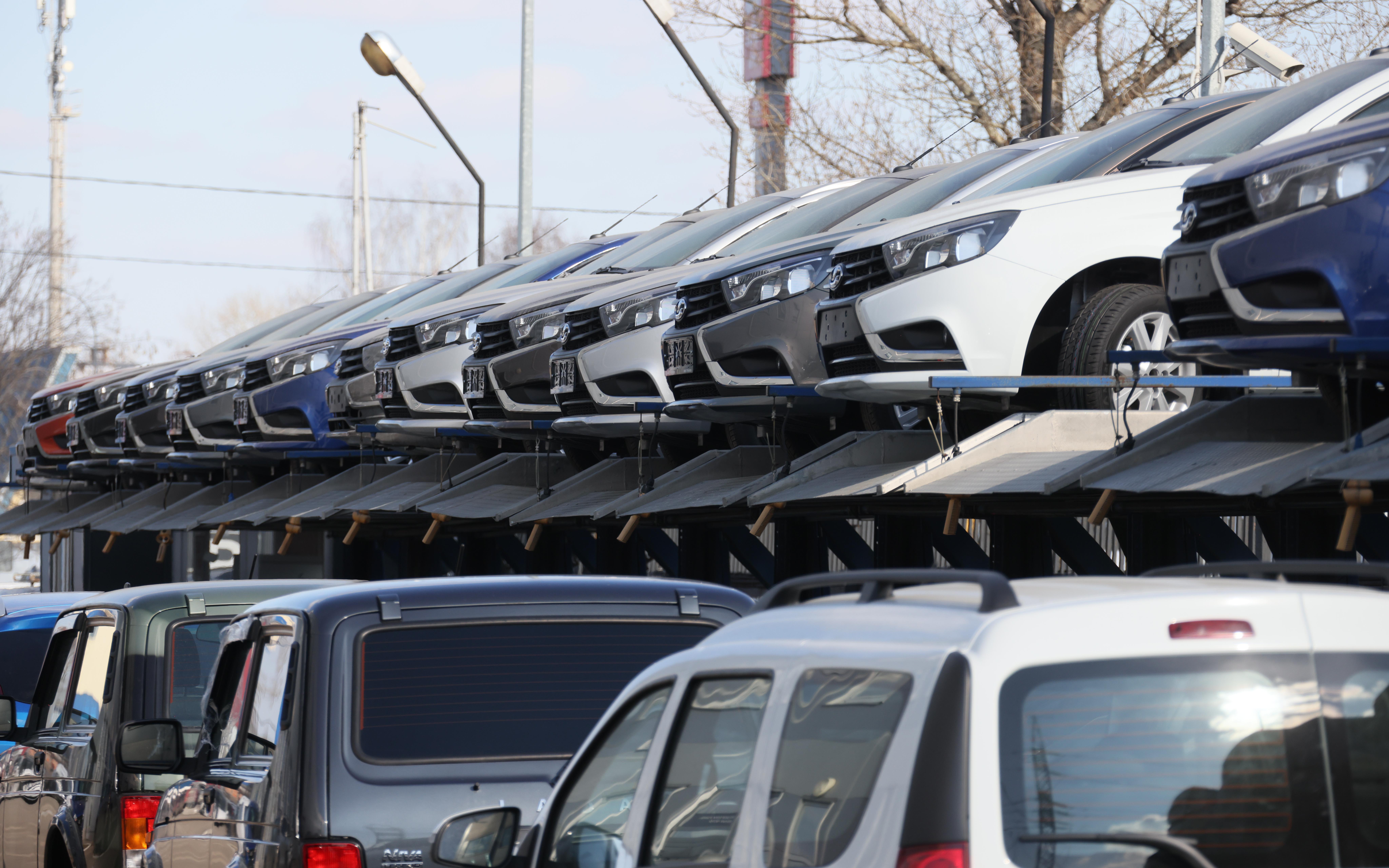 АвтоВАЗ сообщил о плане выпустить почти 230 тыс. машин по итогам года