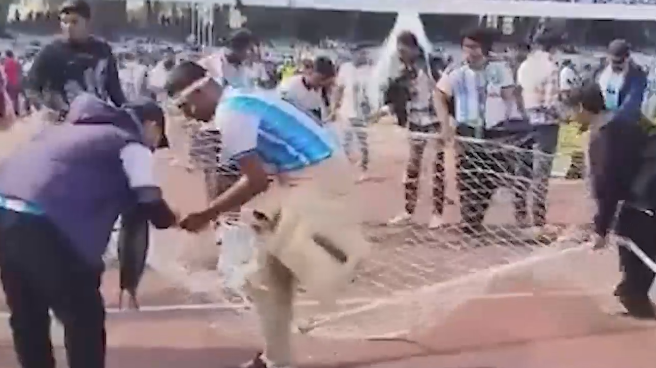 Болельщики устроили погром на стадионе в Индии из-за Месси