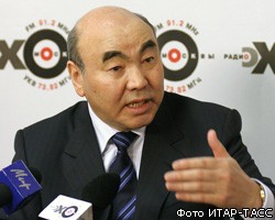 А.Акаев: Курманбек Бакиев должен покинуть пост президента Киргизии