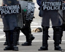 В Афинах разъяренная толпа избила министра