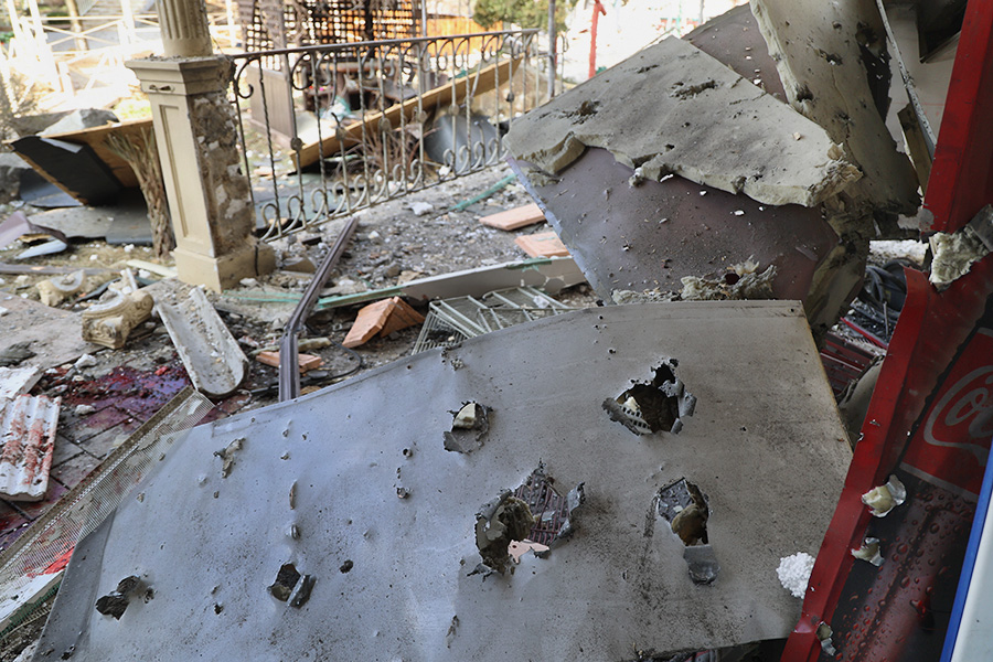 Последствия обстрела ресторана &laquo;Шеш-Беш&raquo; в Ленинском районе Донецка