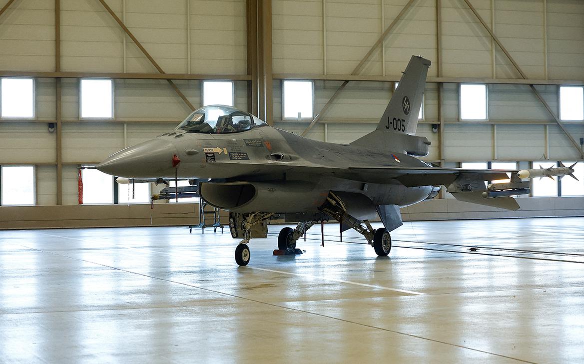 Reuters назвал сроки прибытия первых F-16 на Украину