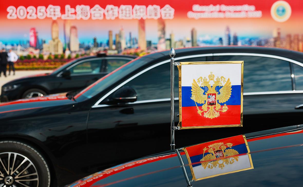 Кортеж&nbsp;Владимира Путина в аэропорту Биньхай,&nbsp;Тяньцзинь,&nbsp;Китай