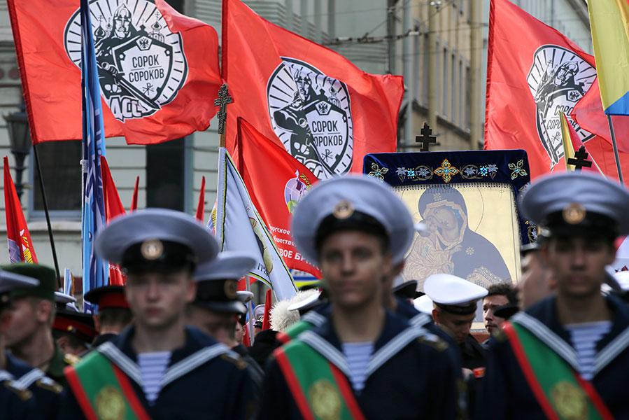 Крестный ход в Санкт-Петербурге в день перенесения мощей князя Александра Невского, 2016 год