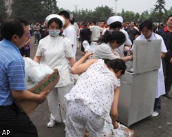 Катастрофа в Китае: число жертв землетрясения постоянно растет