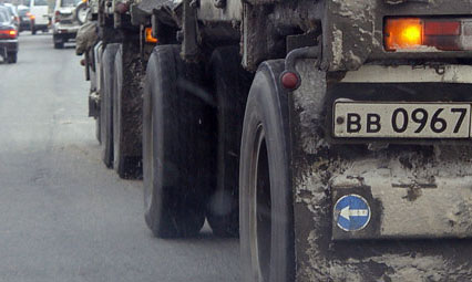 В Петербурге лже-милиционеры угнали грузовик с 25 тоннами масла
