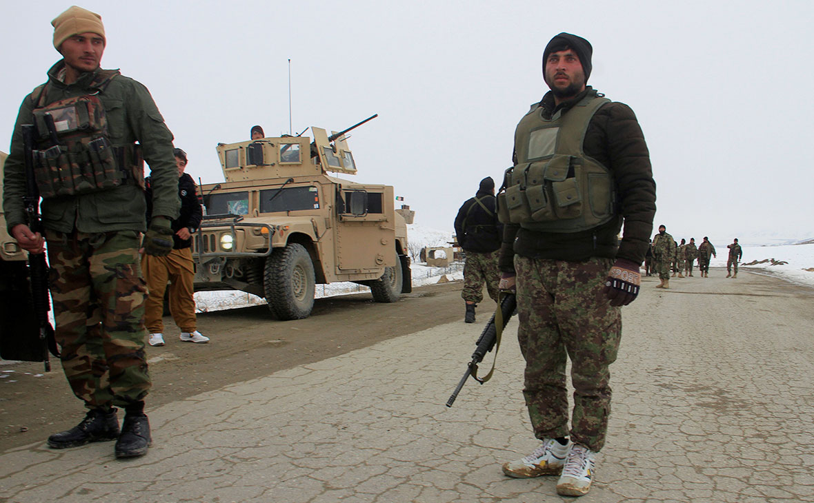 Силы афганской национальной армии направляются к месту крушения самолета
&nbsp;