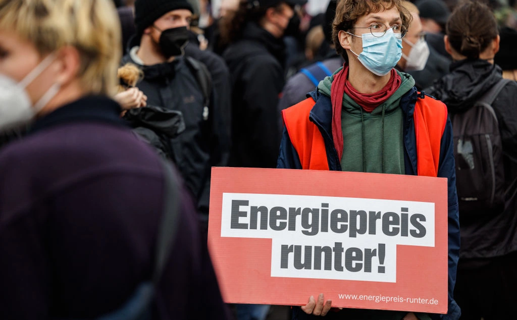 Jens Schlueter / Getty Images