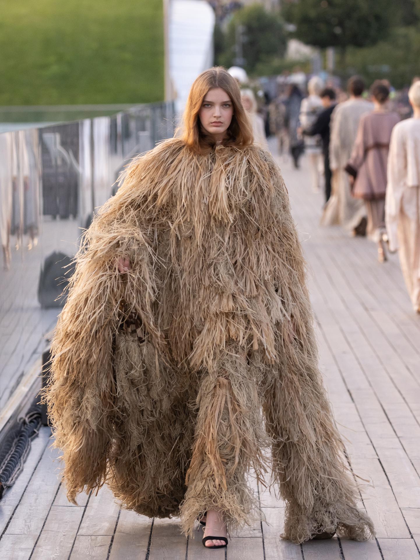 Показ «Мандрагора. Al-коллекция 1869/2025. Цифровое наследие»