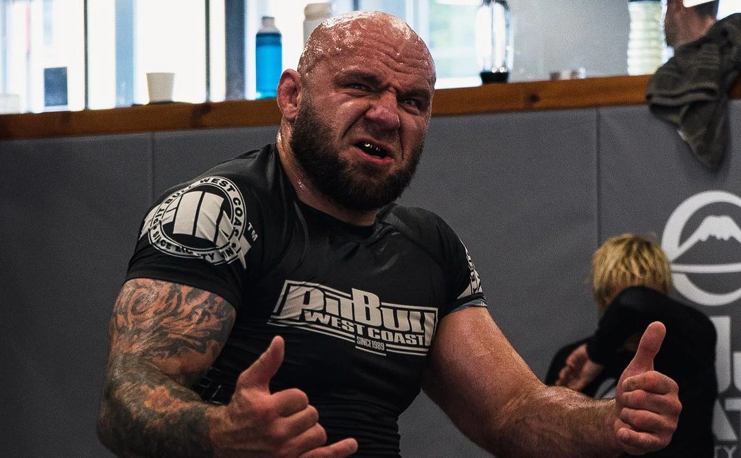 Соцсети спортсмена