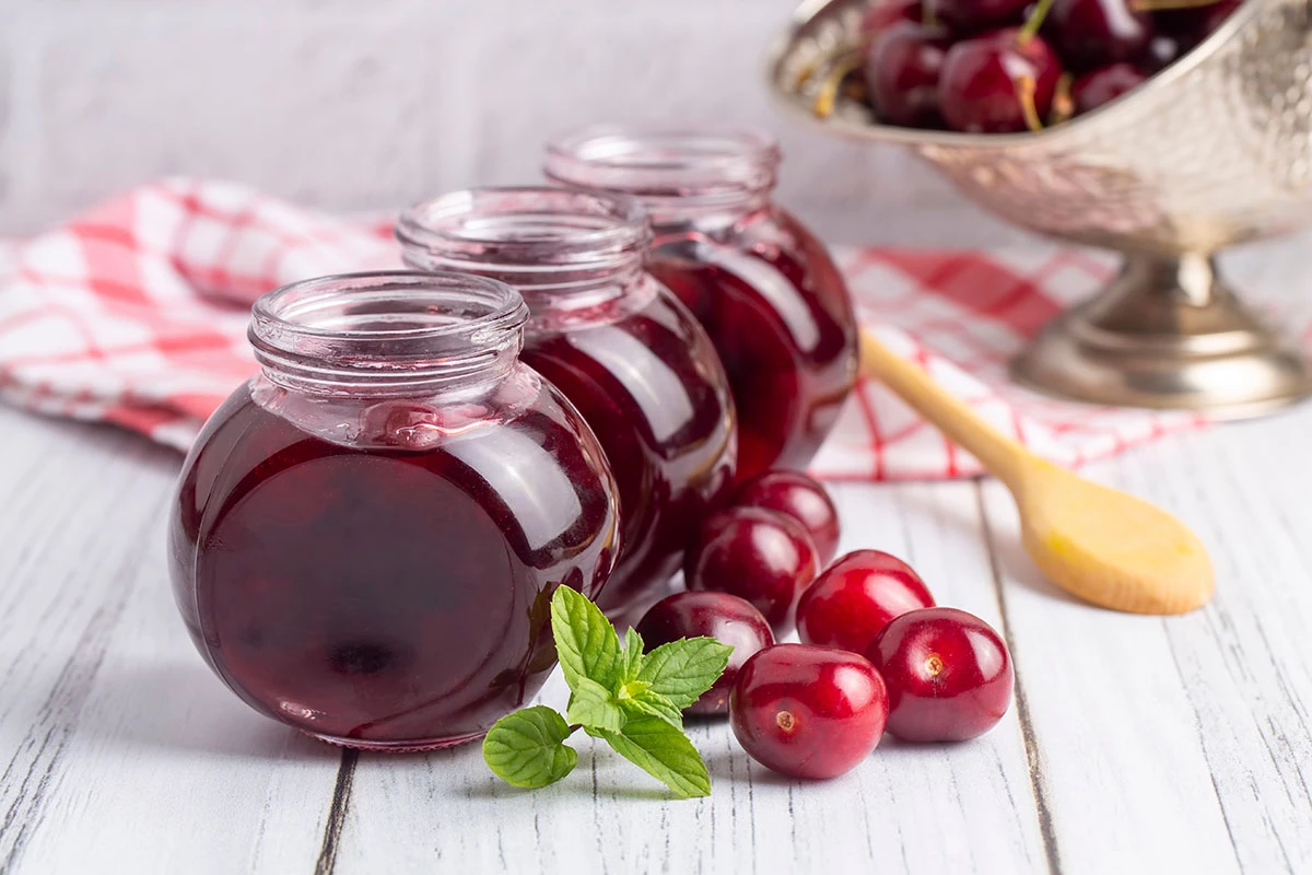 Вишневый джем: рецепт густого десерта с насыщенным вкусом вишни