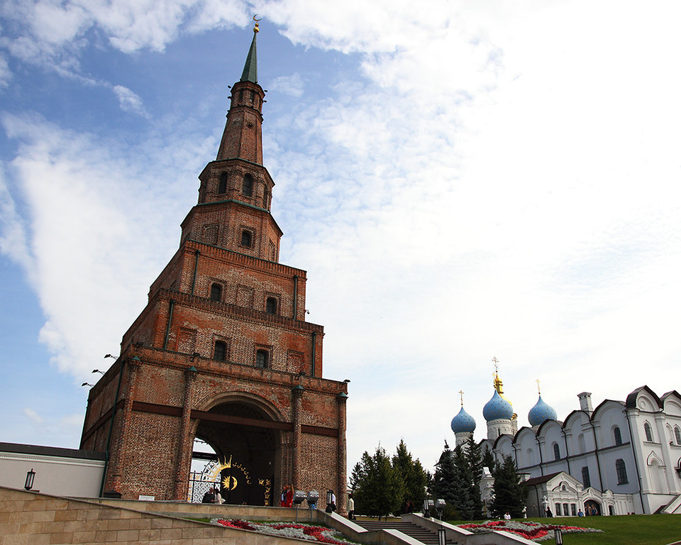 В казанском Кремле обследуют «падающую» башню Сююмбике
