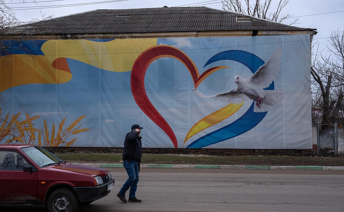 Carl Court / Getty Images