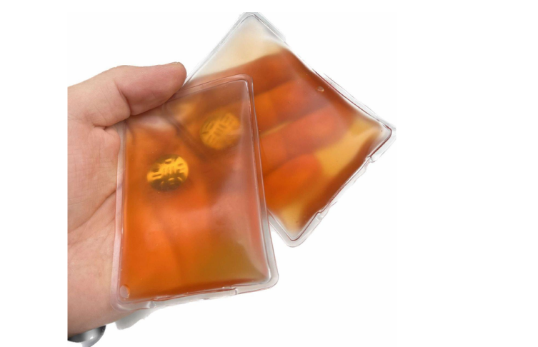 Подобные грелки могут вырабатывать тепло до 13 часов. Для повторного использования их нужно прокипятить в течение 10 минут