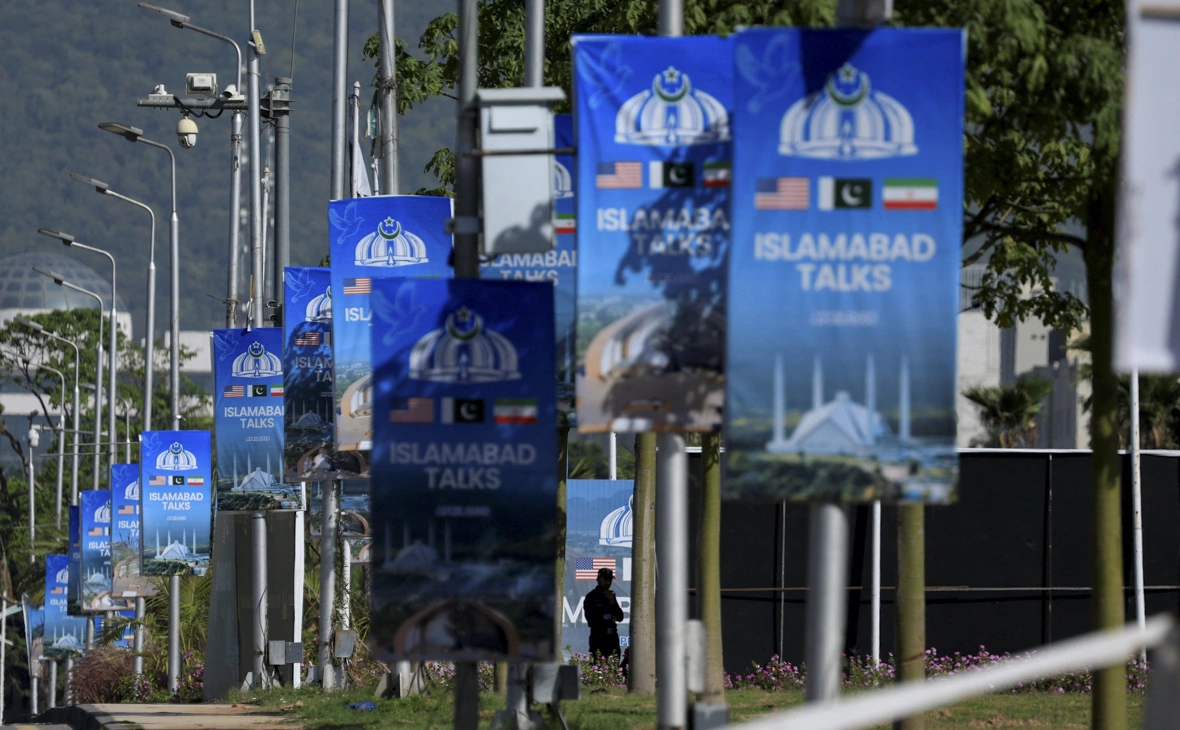 Akhtar Soomro / Reuters