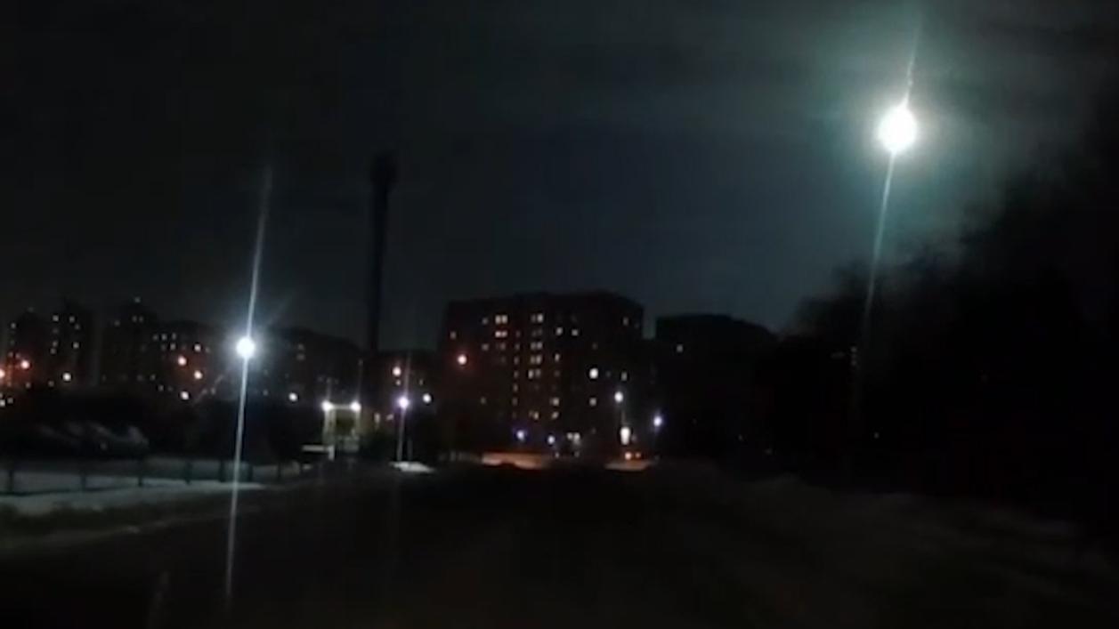 Жители Красноярска засняли яркий метеор. Видео
