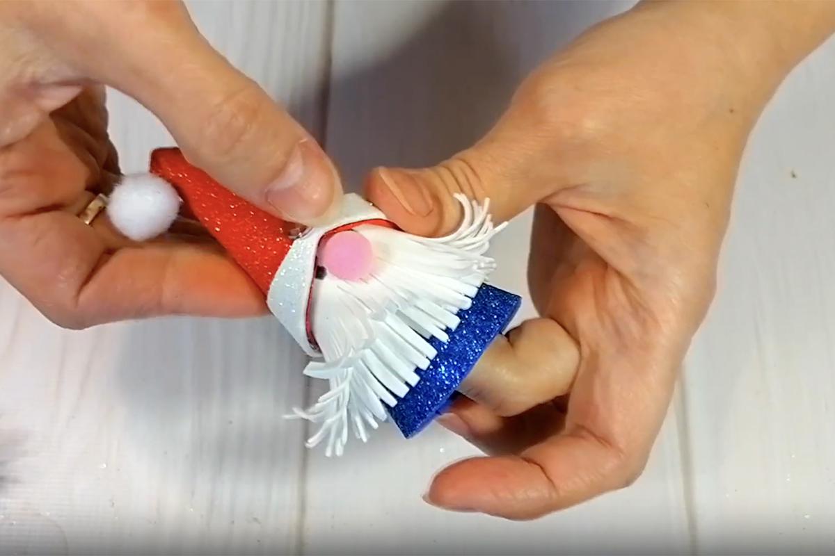 Как сделать новогоднего гнома из фоамирана