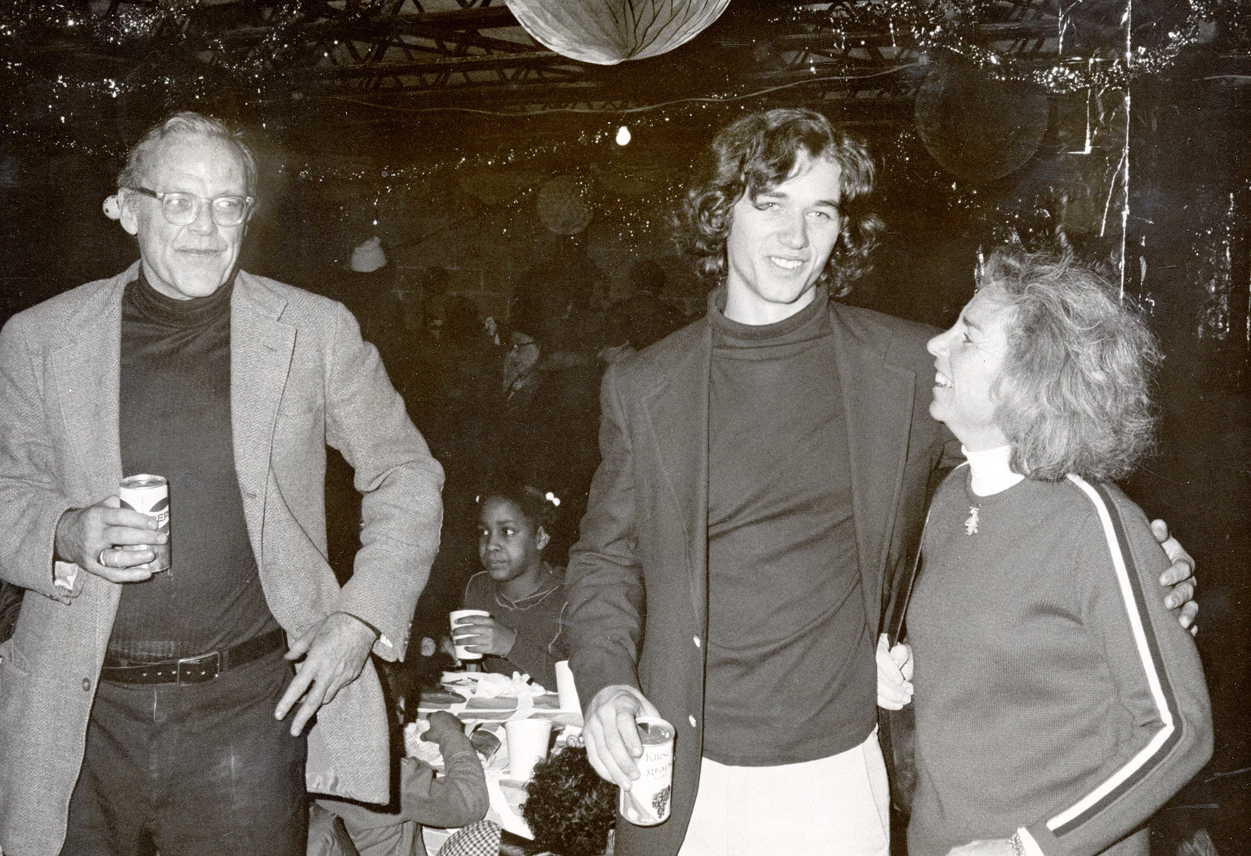 <p>На фото: Роберт Кеннеди-младший (в центре) с матерью Этель Кеннеди и другом семьи Лемом Биллингсом (слева)<br />
&nbsp;</p>