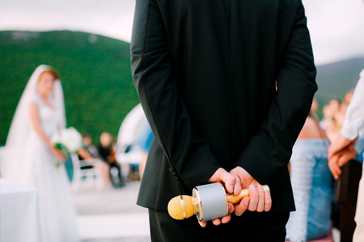 Лучший экспромт всегда тщательно спланирован, поэтому если вы хотите подарить молодоженам неординарный тост, который они запомнят, нужно заранее подготовиться