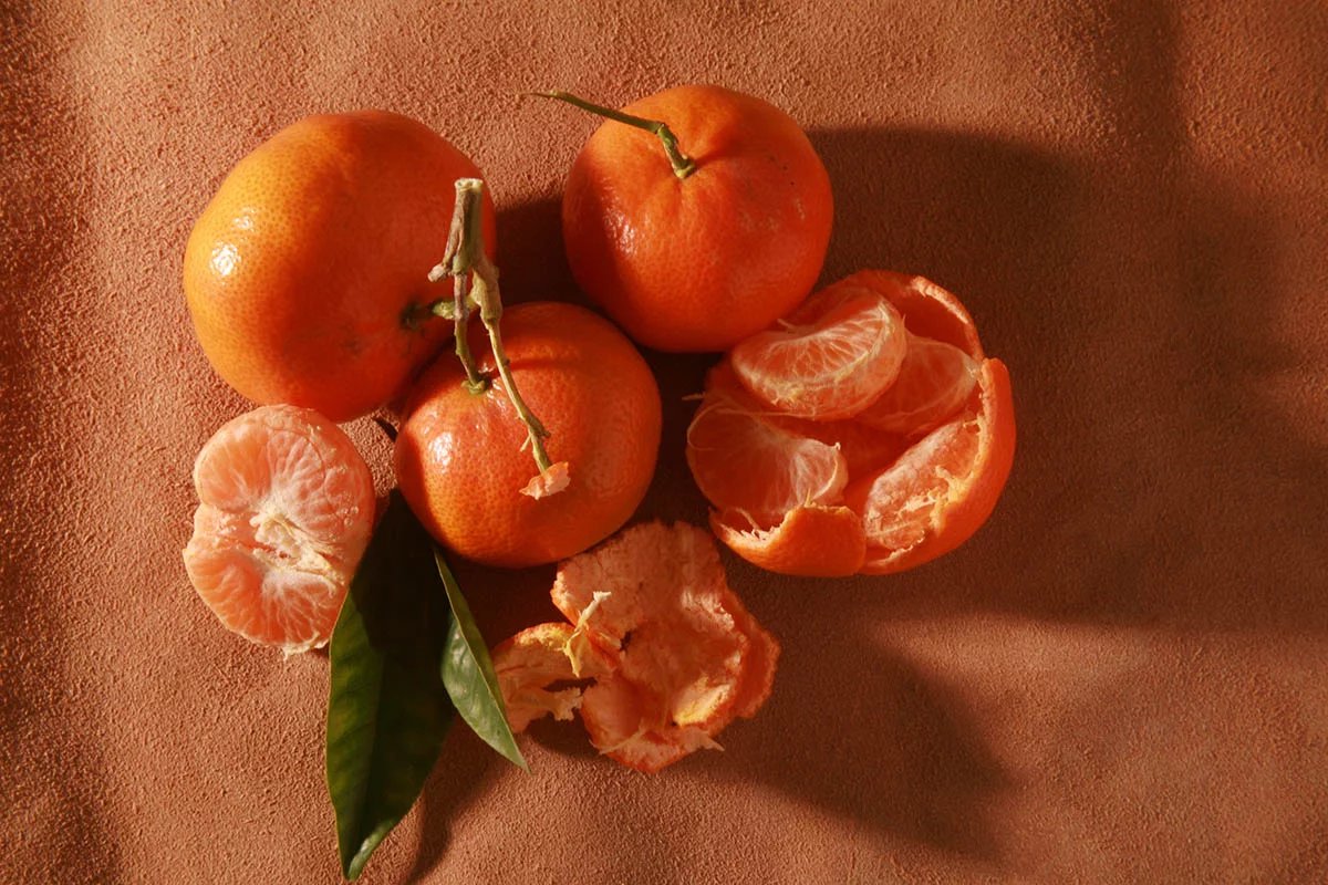 Если у вас язва желудка или двенадцатиперстной кишки, то кислоты, которые содержатся в мандаринах, могут усугубить течение болезни или прервать ремиссию