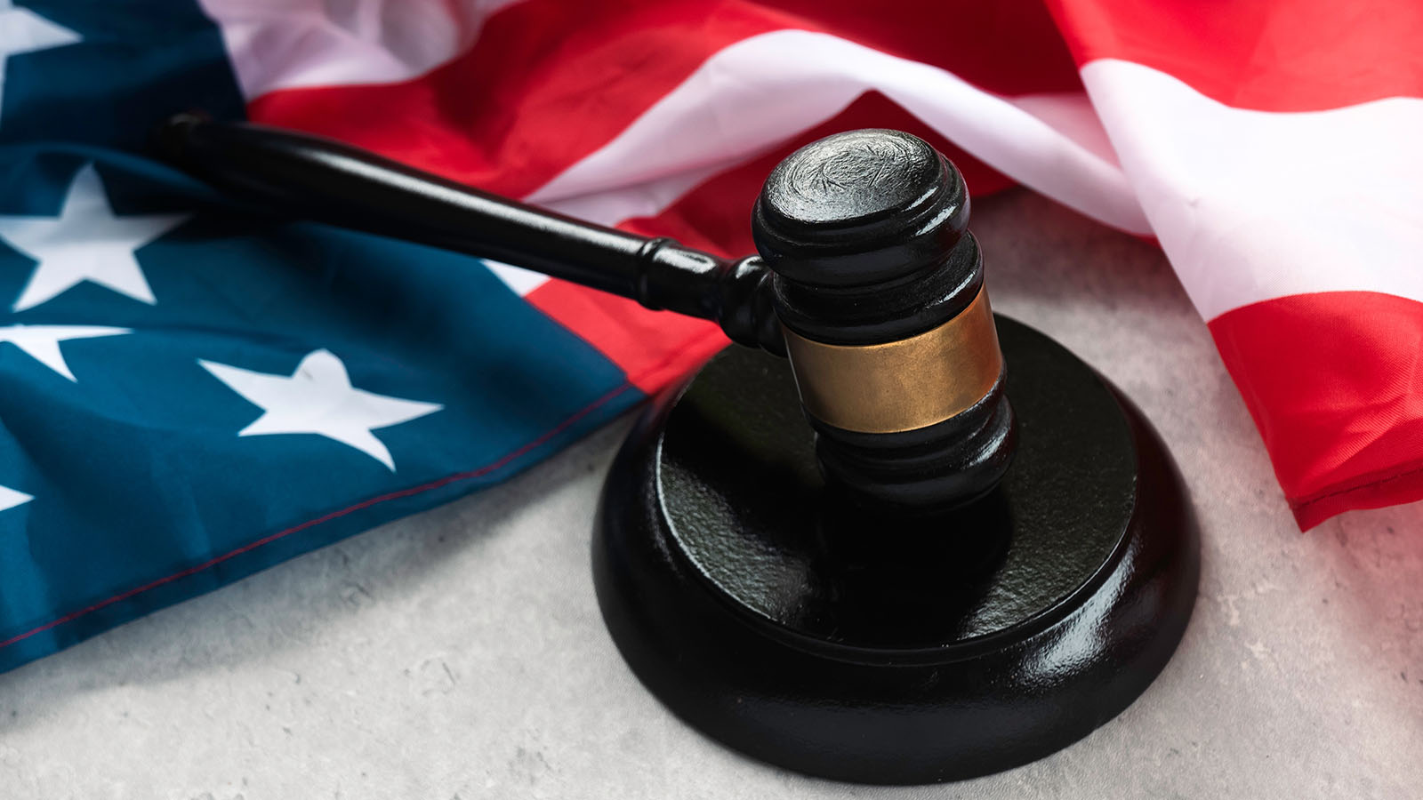 В США суд приговорил двух подростков к 100 и 125 годам тюрьмы за убийство