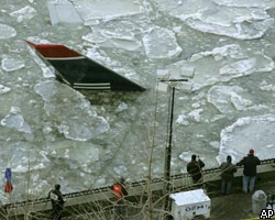 Приводнившийся на реку Гудзон аэробус подняли со дна