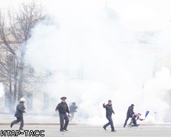 В Бишкеке митингуют милиционеры, требуя отставки главы МВД