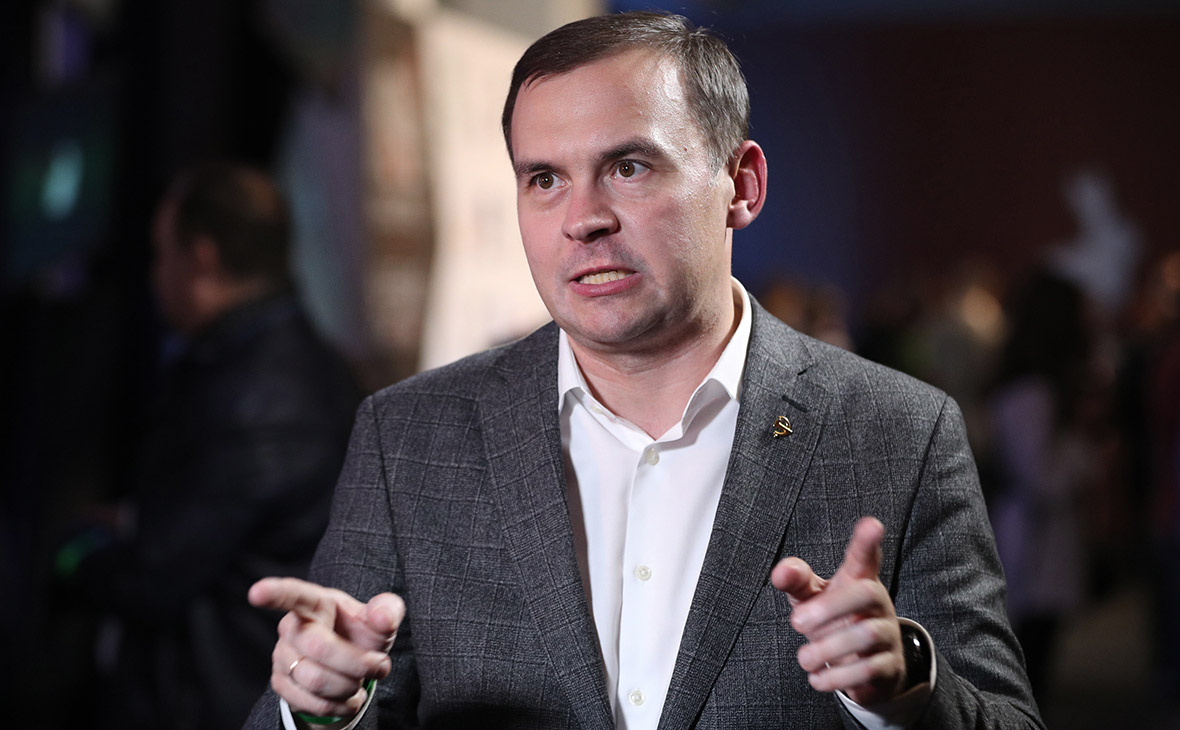 КПРФ обвинила своего депутата в «неразорванной пуповине с Навальным»"/>













