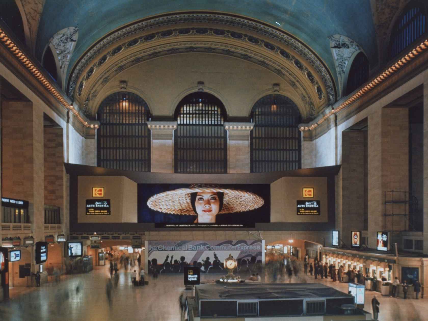 Дисплей Kodak Colorama на центральном вокзале Нью-Йорка