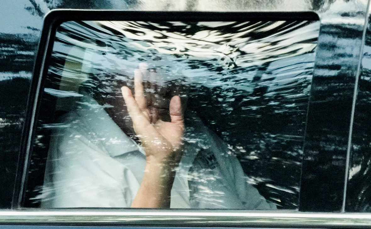 Ken Cedeno / Reuters