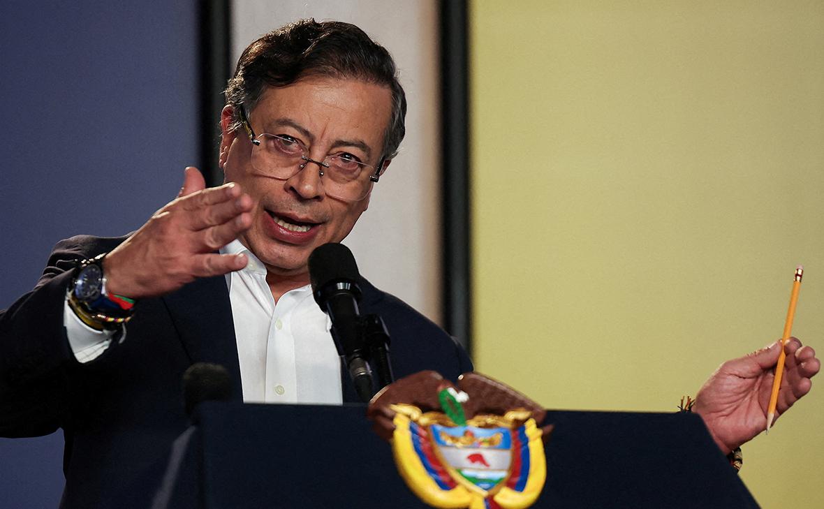 Густаво Петро