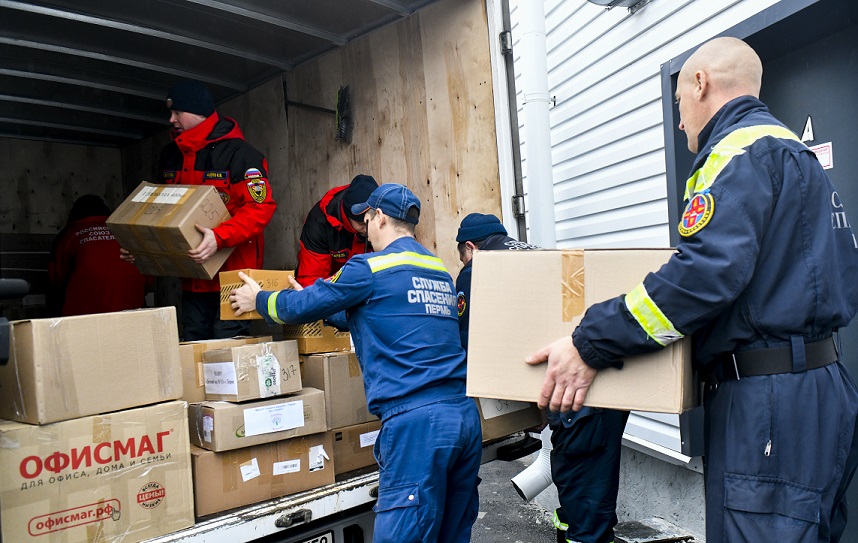 Педагоги Перми собрали 3,5 тонн гуманитарной помощи для жителей ЛНР и ДНР