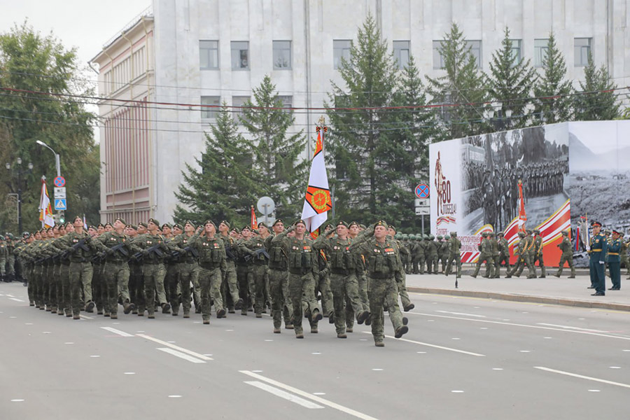 Парад, посвященный 80-й годовщине Дня Победы над милитаристской Японией и окончания Второй мировой войны в Хабаровске