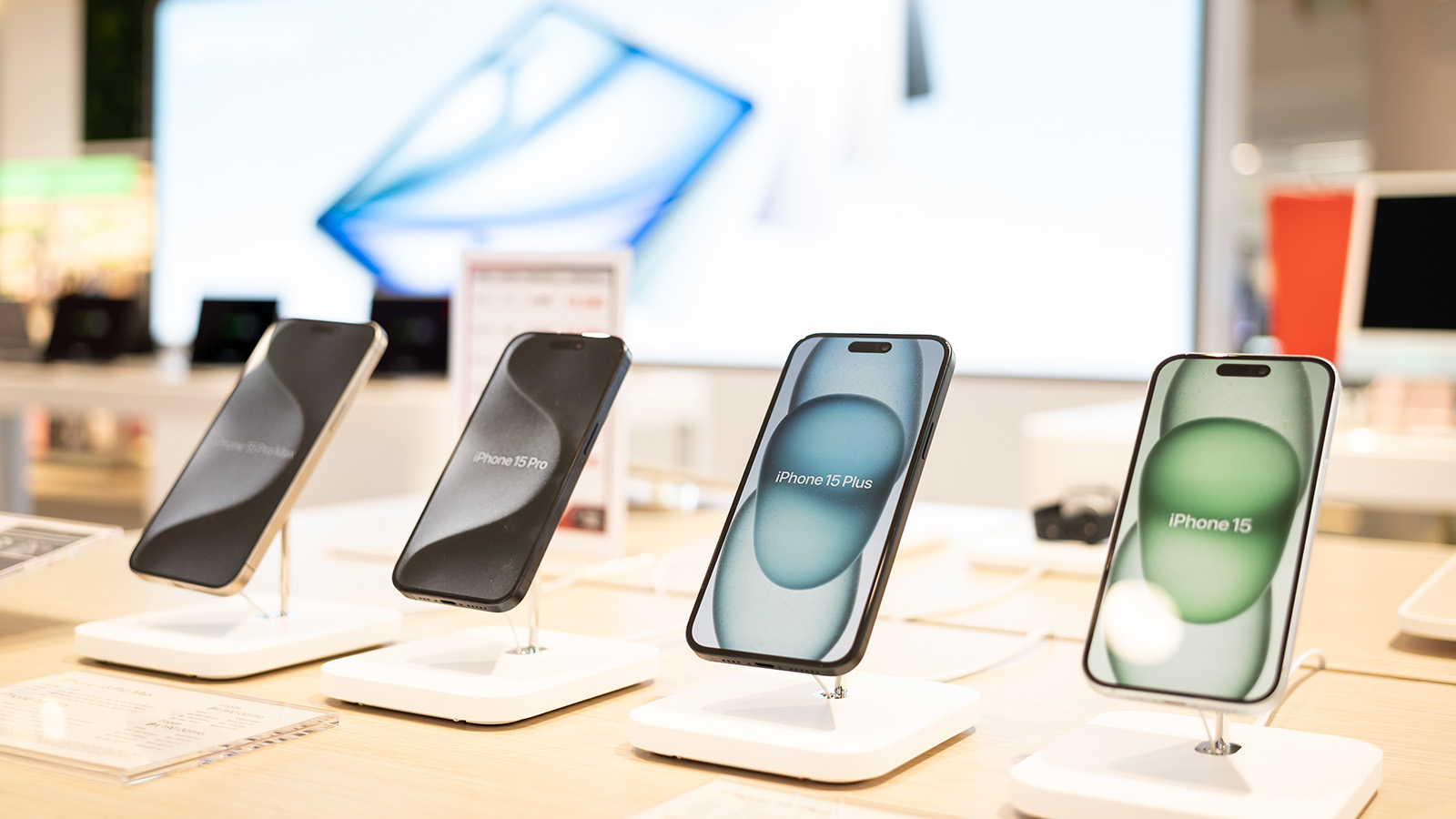 Линейка iPhone 15