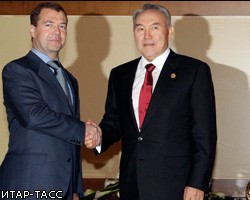 Д.Медведев поблагодарил Н.Назарбаева за председательство в ШОС