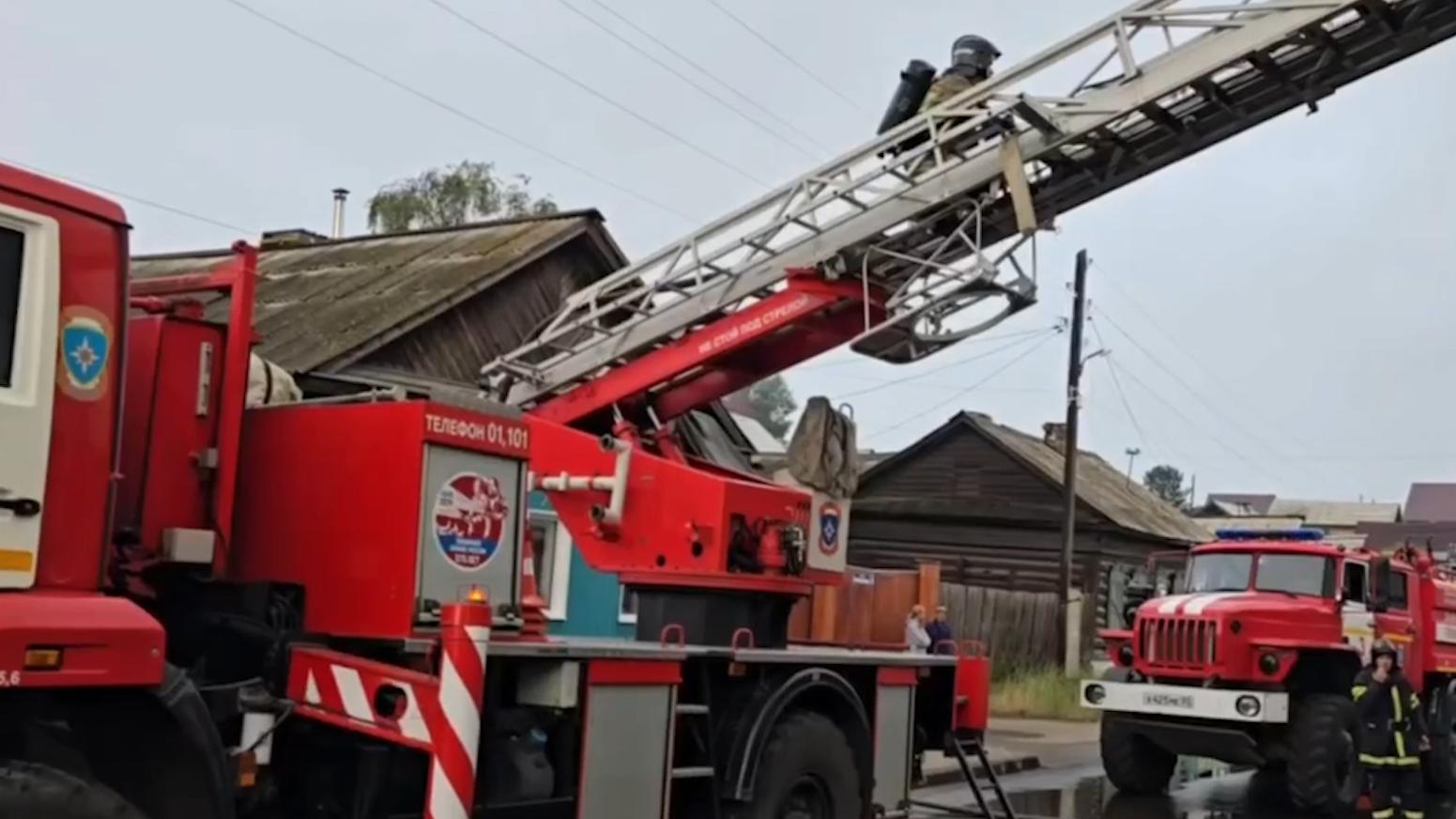 В Улан-Удэ произошел крупный пожар на складе