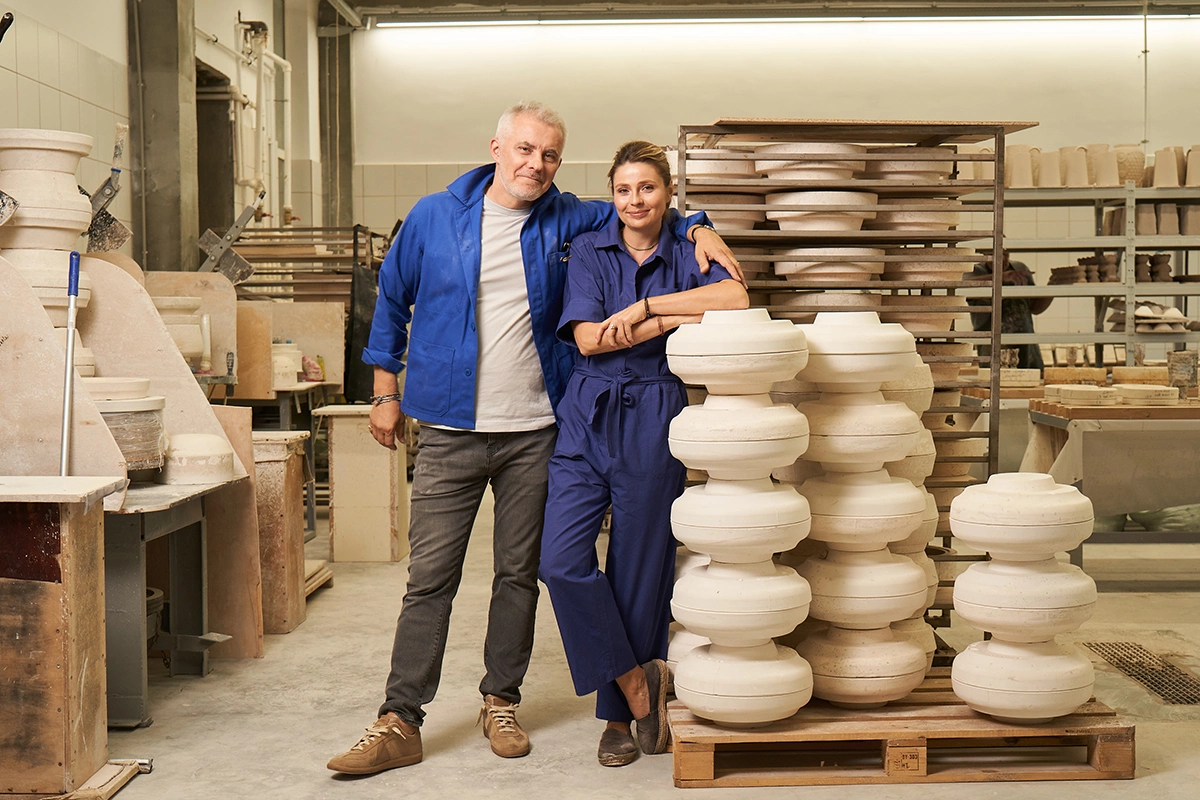 Сам Дымов на месте не сидит: запустил керамическую мануфактуру «Дымов Керамика» и параллельно открыл «Гостиный двор»