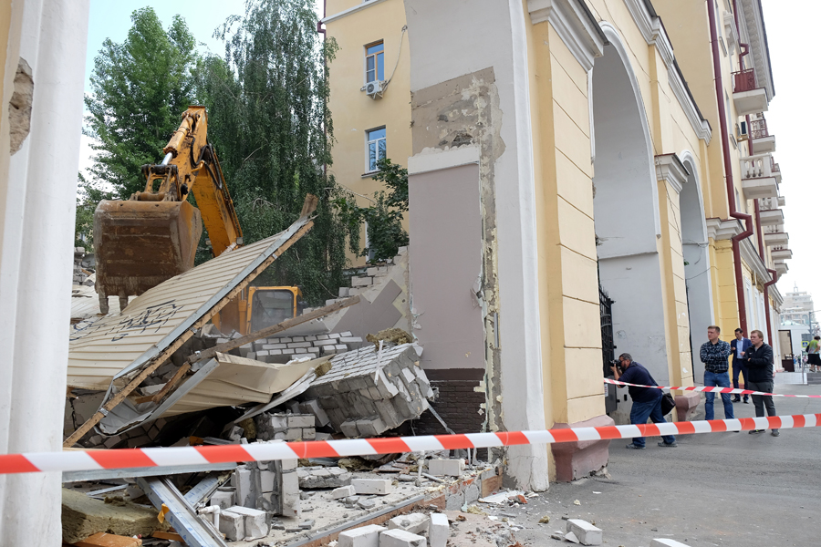 В Казани снесли торговый комплекс, который не успел открыться